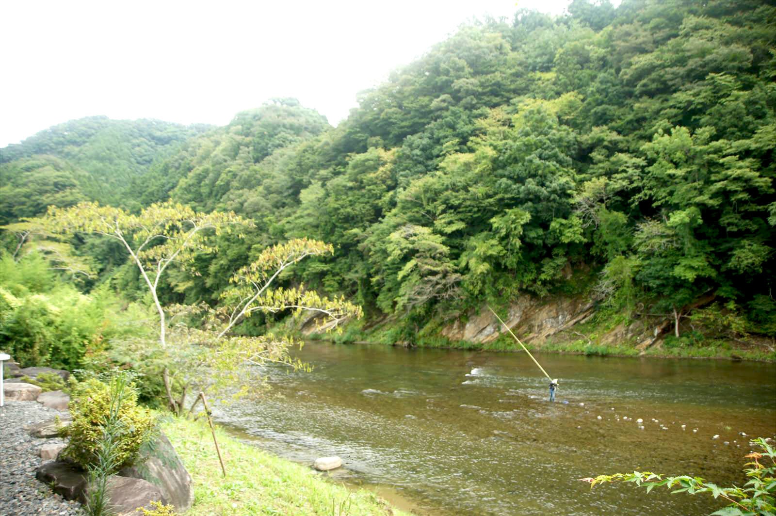 お食事処うめ吉。久慈川の鮎釣り。茨城奥久慈大子町